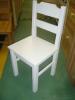 Židle z masivu bílá
